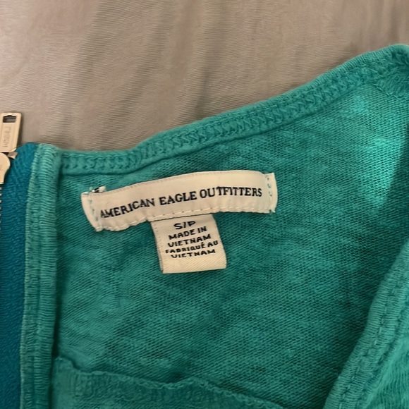 Green swoop neck tee - Picture 3 of 3